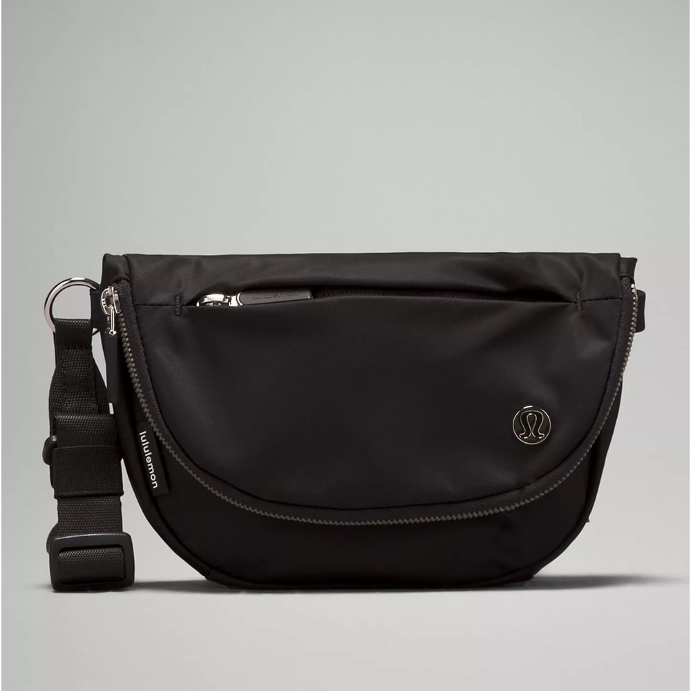 LULULEMON ALL NIGHT  FESTIVAL BAG BLACK - 2L